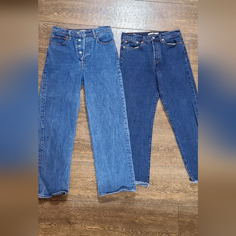 2 Levi's size 28 straight jeans wedgie and ribcage